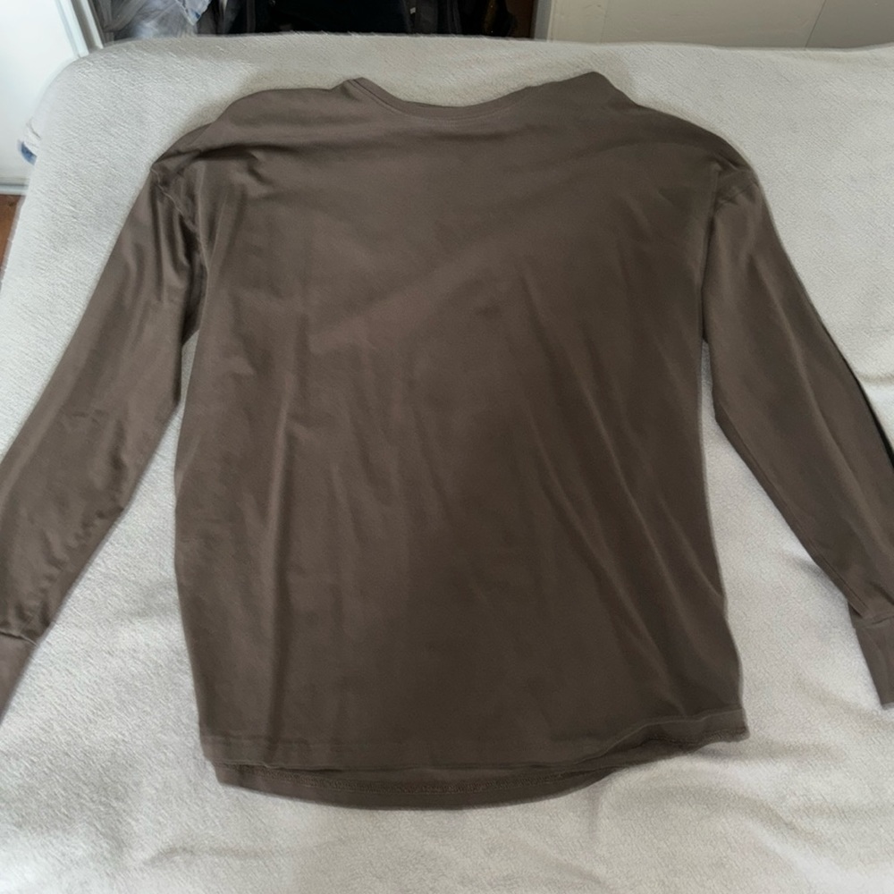 Alphalete District Long Sleeve Tee